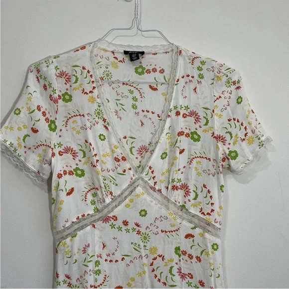 Y2K Style Nasty Gal Mini Dress Size 6 Lace Trim Floral V Neck Lightweight - Picture 5 of 15